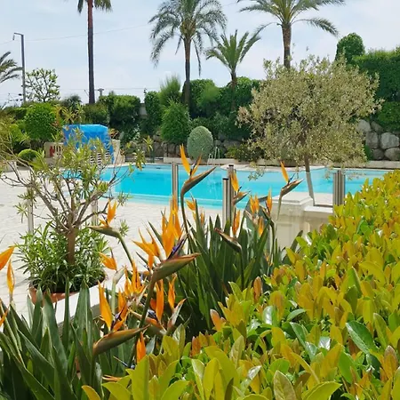 Sea View La Palme D'azur Steps Away From The And Perfect For Holidays & Business Trips * 戛纳