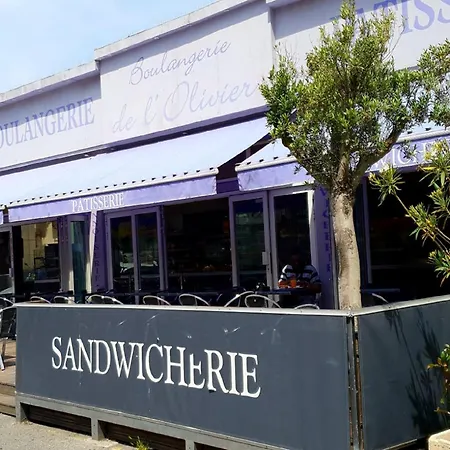 Sea View La Palme D'azur Steps Away From The And Perfect For Holidays & Business Trips 公寓 *