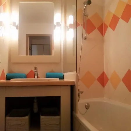 Sea View La Palme D'azur Steps Away From The And Perfect For Holidays & Business Trips