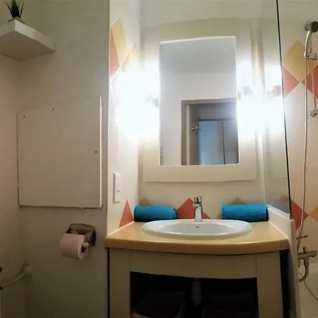 Sea View La Palme D'azur Steps Away From The And Perfect For Holidays & Business Trips 公寓